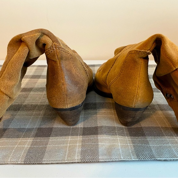 BCBG brand cowboy boots size 6.5women’s - Picture 4 of 5